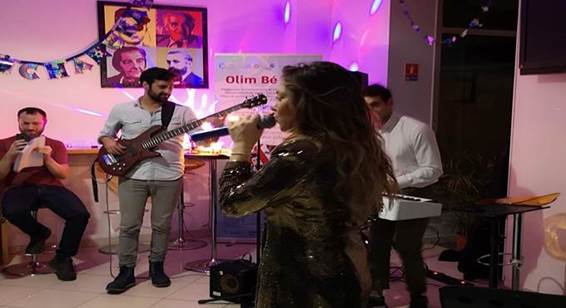 מסיבת חנוכה לתלמידי האולפנים בפריז