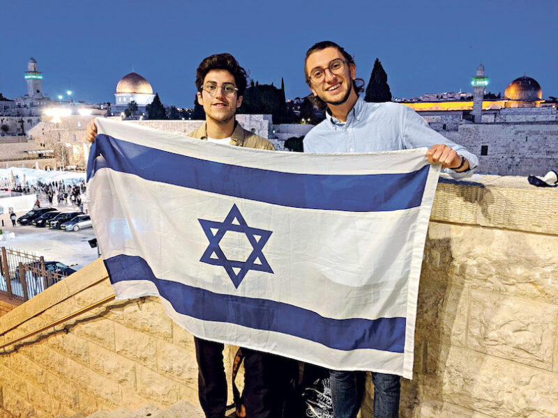 יהודי בריטניה ממשיכים לעלות הרף הסגרים