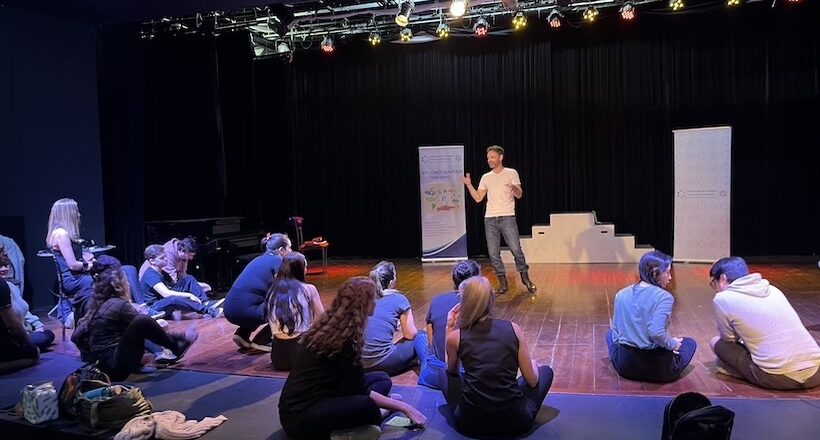 [:pt]A visita de Paulo Moura[:he]עשרה ימים של קירוב לבבות[:]